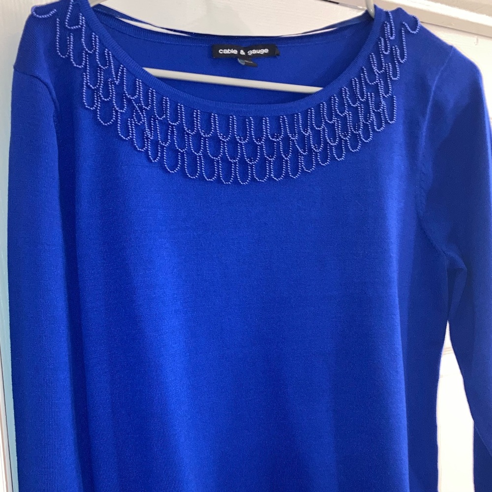 Ladies deep blue sweater NWT size Large